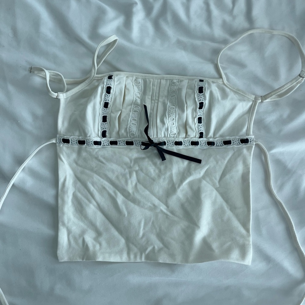 White and black backless edikted top
